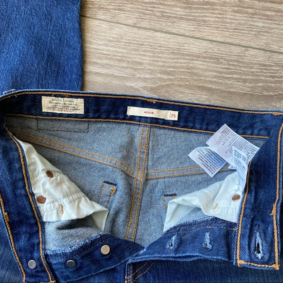 Levi’s Wedgie Icon Authentic Favorite High Rise Jeans - Picture 13 of 14